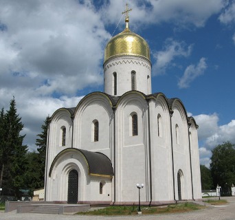 hram_treh_svyatiteley