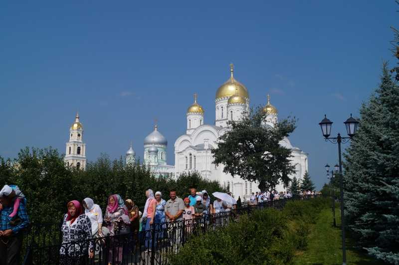 Прихожане храма Воскресения Христова в Воскресенском совершили паломническую поездку в Дивеево