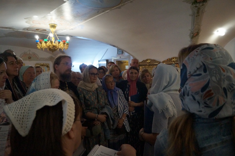 Прихожане храма Воскресения Христова в Воскресенском совершили паломническую поездку в Дивеево