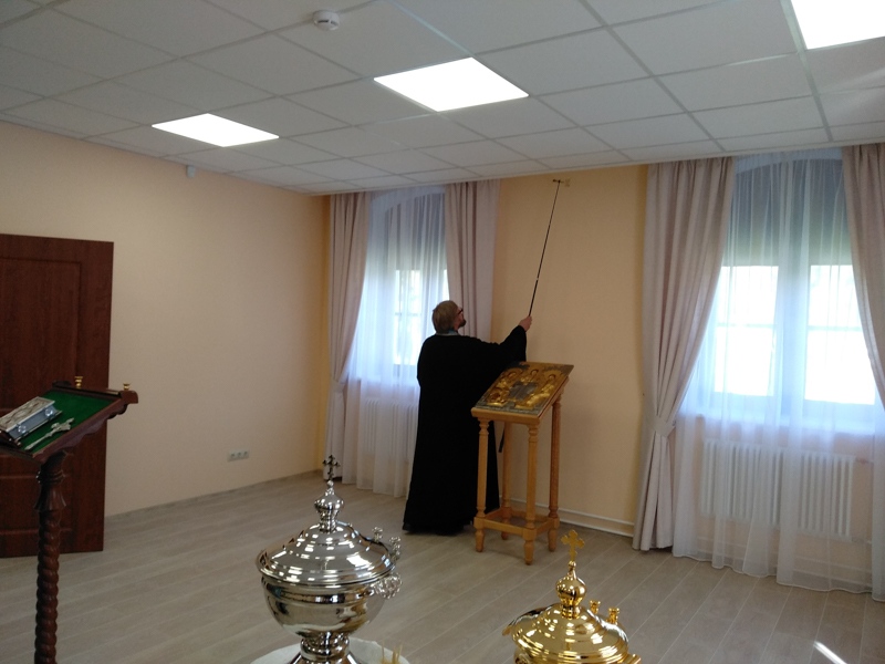 В храме Живоначальной Троицы в Троицке состоялось торжественное открытие и освящение нового здания для воскресной школы