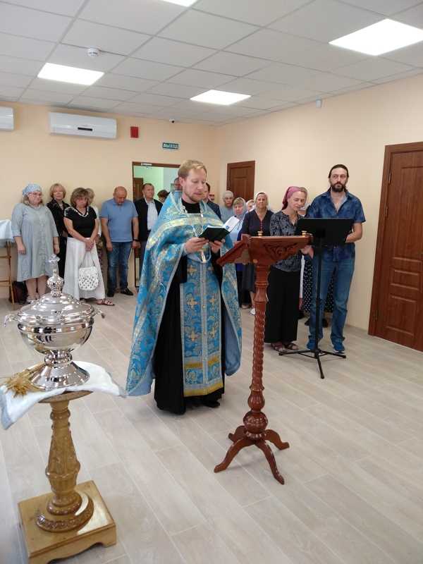 В храме Живоначальной Троицы в Троицке состоялось торжественное открытие и освящение нового здания для воскресной школы