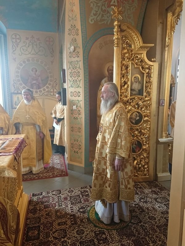 Высокопреосвященнейший Феогност архиепископ Каширский совершил Божественную литургию в храме свт. Николая Мирликийского в Клёнове