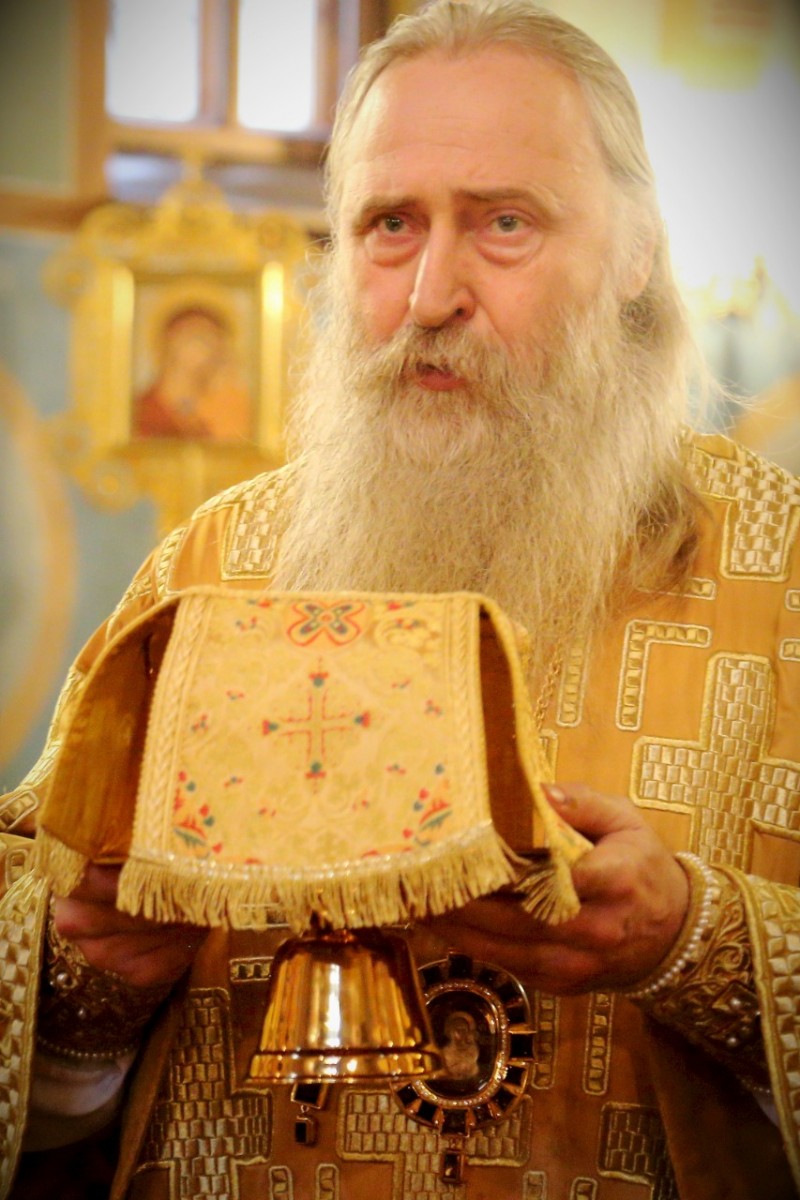 Архиепископ Каширский Феогност совершил Божественную литургию в храме св.Тихона, Патриарха Всероссийского, в Московском