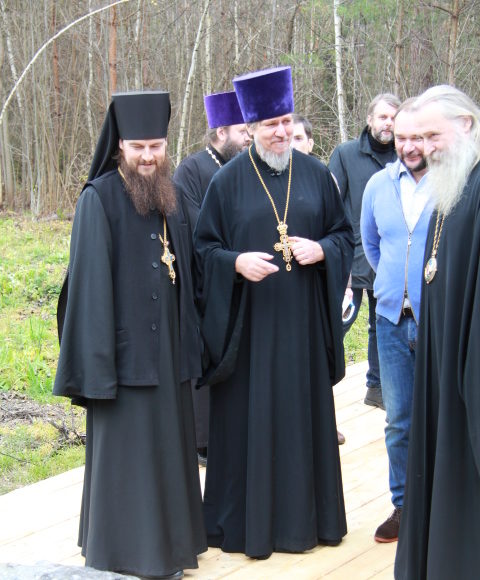 На Патриаршем подворье храма великомученика Дмитрия Солунского в Дмитровском Божественную литургию возглавил архиепископ Каширский Феогност