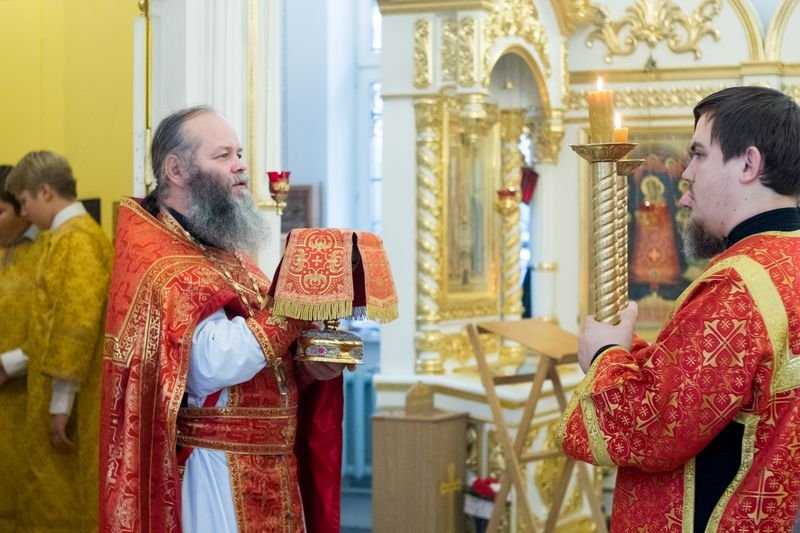 В Щербинке почтили день обретения мощей преподобномученицы Великой княгини Елисаветы