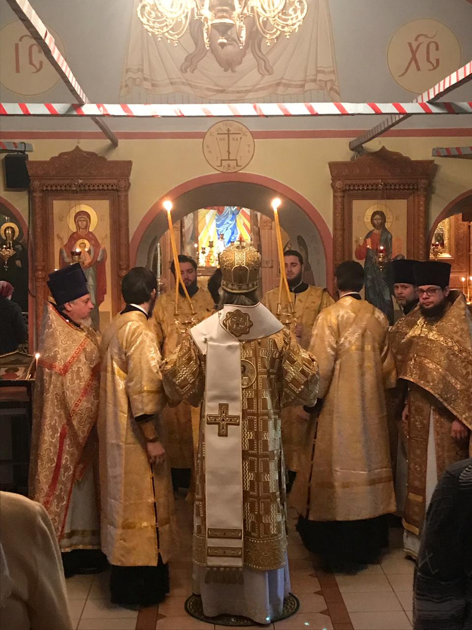 Архиепископ Каширский Феогност совершил Божественную литургию в храме свт.Николая в Никольском