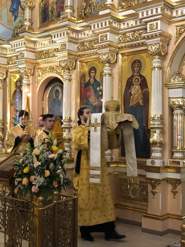 Архиепископ Каширский Феогност возглавил богослужение в храме Архангела Михаила в Белоусове