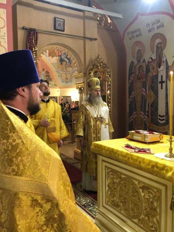 Архиепископ Каширский Феогност возглавил богослужение в храме Архангела Михаила в Белоусове
