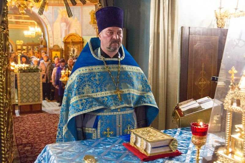 Праздник Казанской иконы Божией Матери встретила община храма Живоначальной Троицы в Остафьеве