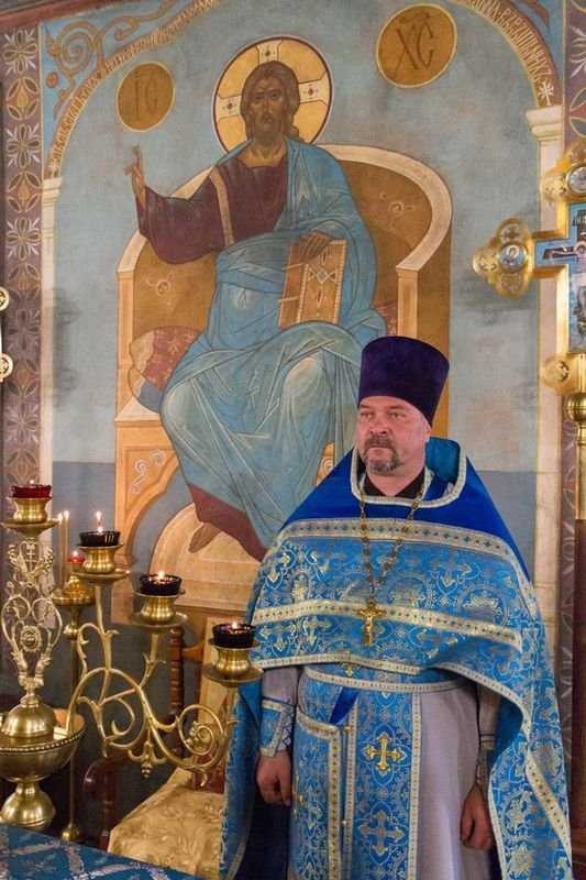 Праздник Казанской иконы Божией Матери встретила община храма Живоначальной Троицы в Остафьеве
