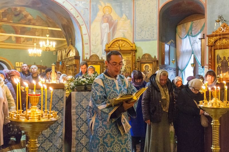 Праздник Казанской иконы Божией Матери встретила община храма Живоначальной Троицы в Остафьеве