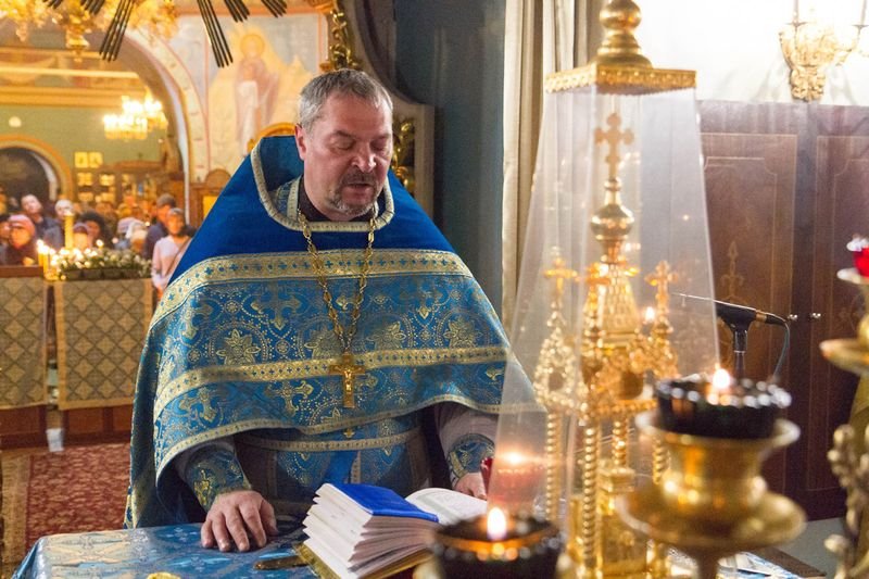 Праздник Казанской иконы Божией Матери встретила община храма Живоначальной Троицы в Остафьеве