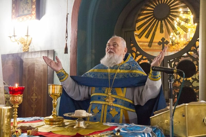 Праздник Казанской иконы Божией Матери встретила община храма Живоначальной Троицы в Остафьеве