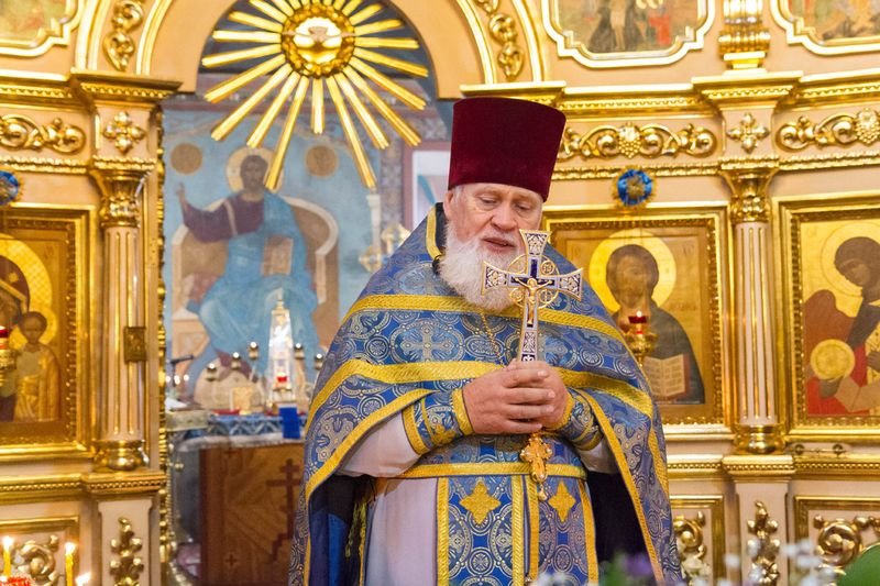 Праздник Казанской иконы Божией Матери встретила община храма Живоначальной Троицы в Остафьеве
