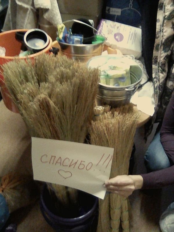 Группа социального служения храма свт. Николая Мирликийского в Клёнове посетила дом трудолюбия "НОЙ" и дом престарелых.