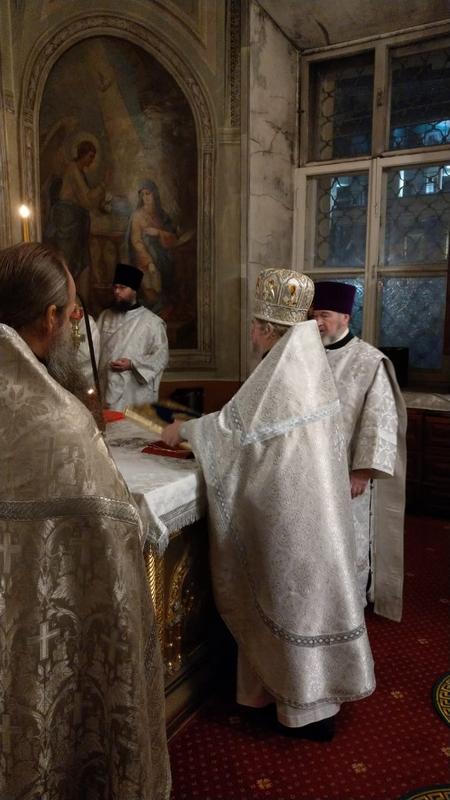 05 декабря протоиерей Сергий Киселев сослужил архиепископу Каширскому Феогносту в Богоявленском кафедральном соборе в Елохове