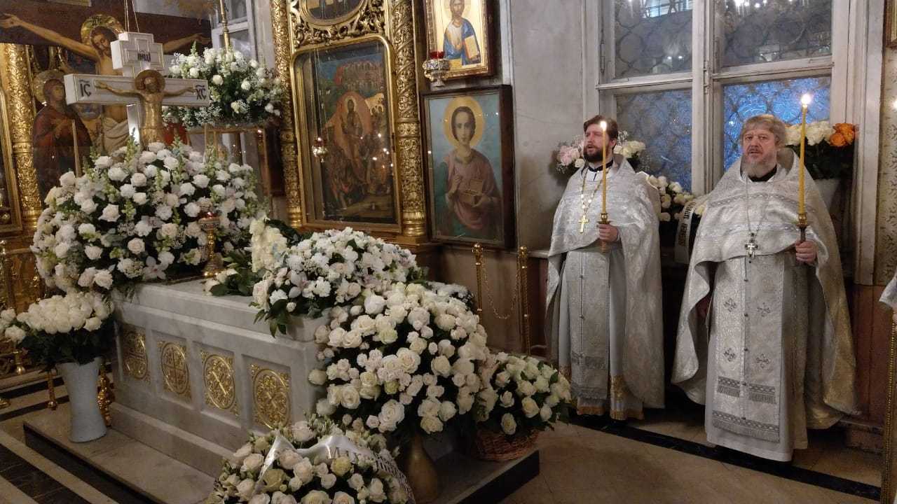 05 декабря протоиерей Сергий Киселев сослужил архиепископу Каширскому Феогносту в Богоявленском кафедральном соборе в Елохове