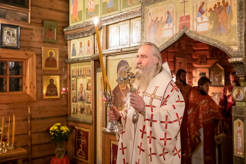 Богослужение на Бутовском полигоне возглавил управляющий благочинием архиепископ Каширский Феогност