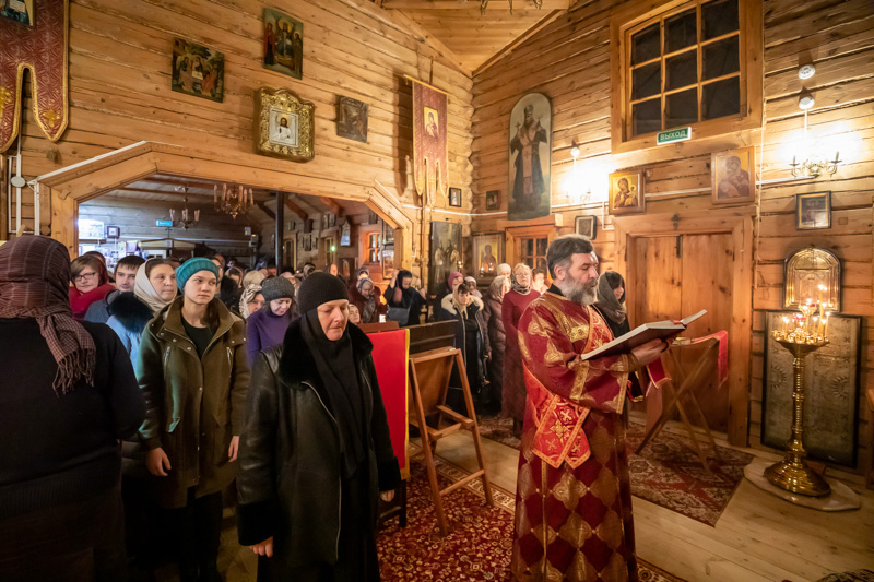Богослужение на Бутовском полигоне возглавил управляющий благочинием архиепископ Каширский Феогност