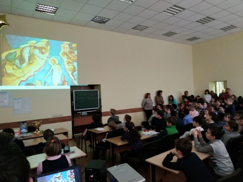 Настоятель храма Святителя Николая Мирликийского с. Никольское провел встречу с воспитанниками школы «Гармония»