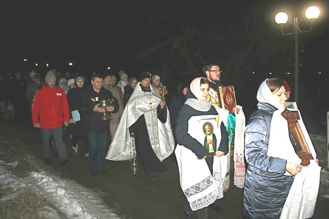 В храмах Воскресения Христова и Живоначальной Троицы в Воскресенском отпраздновали Крещение Господне