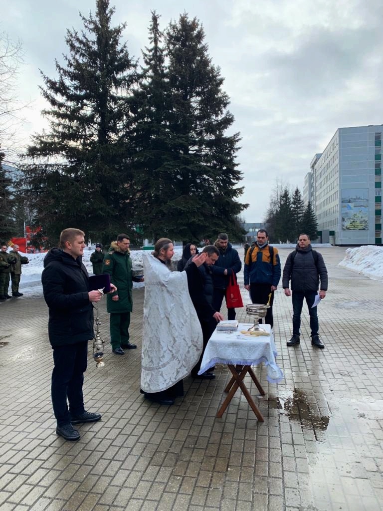 Установка главки и креста на часовню в в/ч №61899