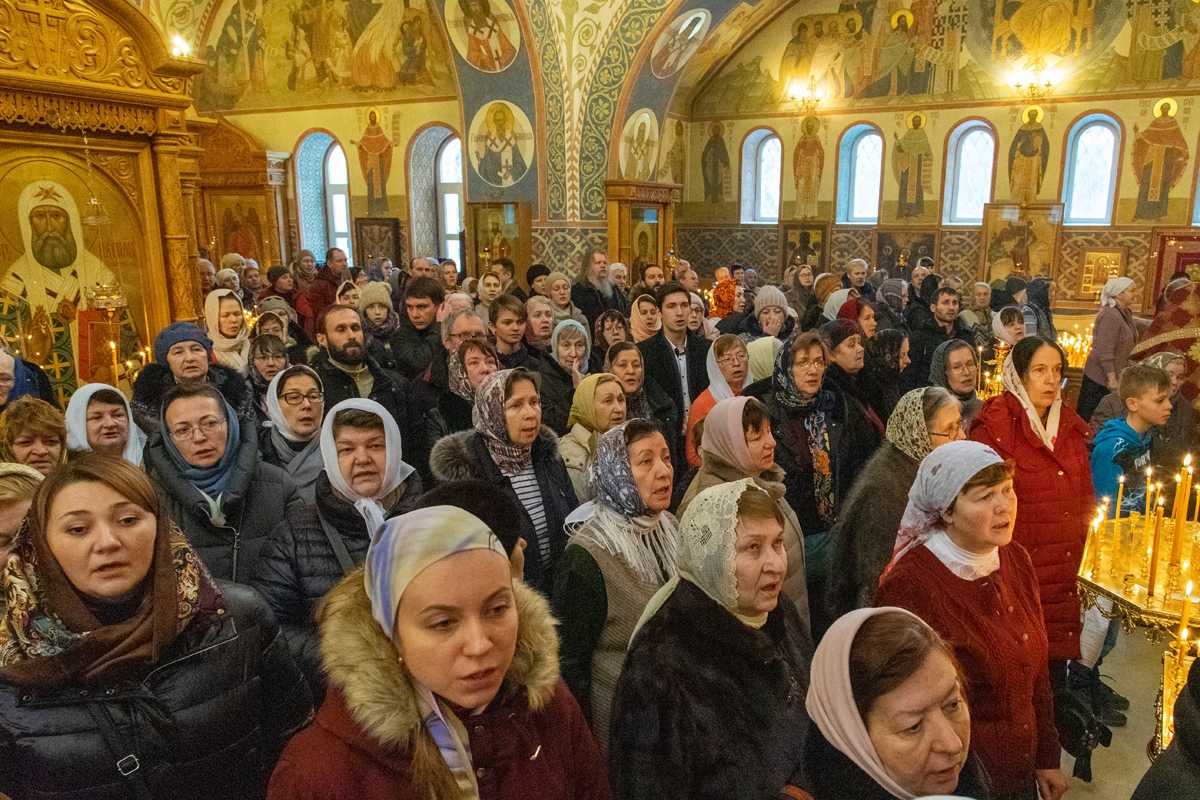 Епископ Дмитровский Феофилакт совершил Богослужение в храме Новомучеников и Исповедников на Бутовском полигоне.
