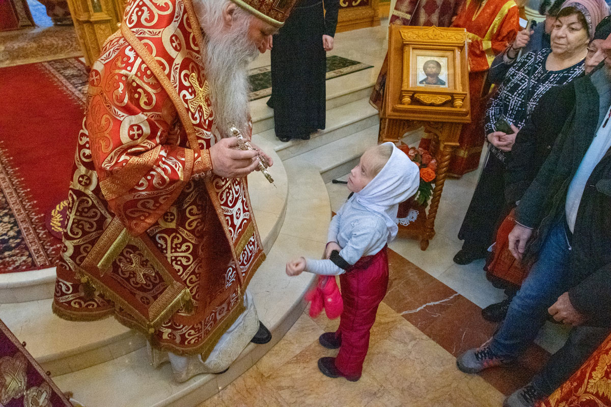 Епископ Дмитровский Феофилакт совершил Богослужение в храме Новомучеников и Исповедников на Бутовском полигоне.