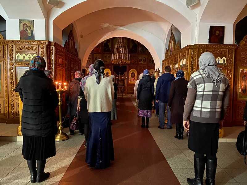 Богослужения первой недели Великого поста в храме Живоначальной Троицы в Ознобишино