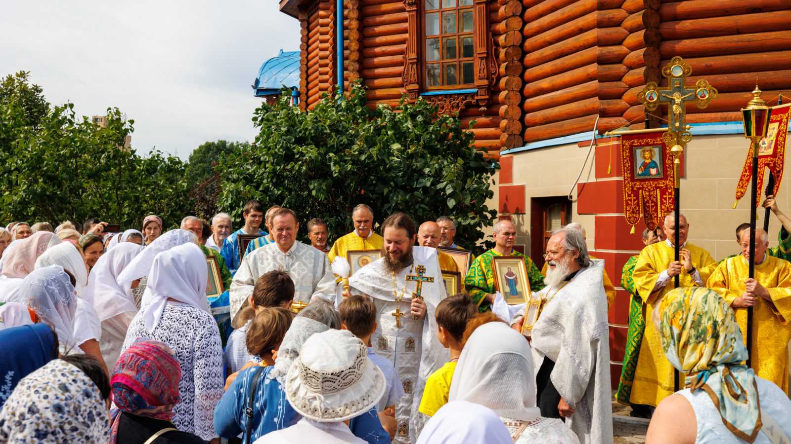 Первый крестный ход в истории Звездного Городка