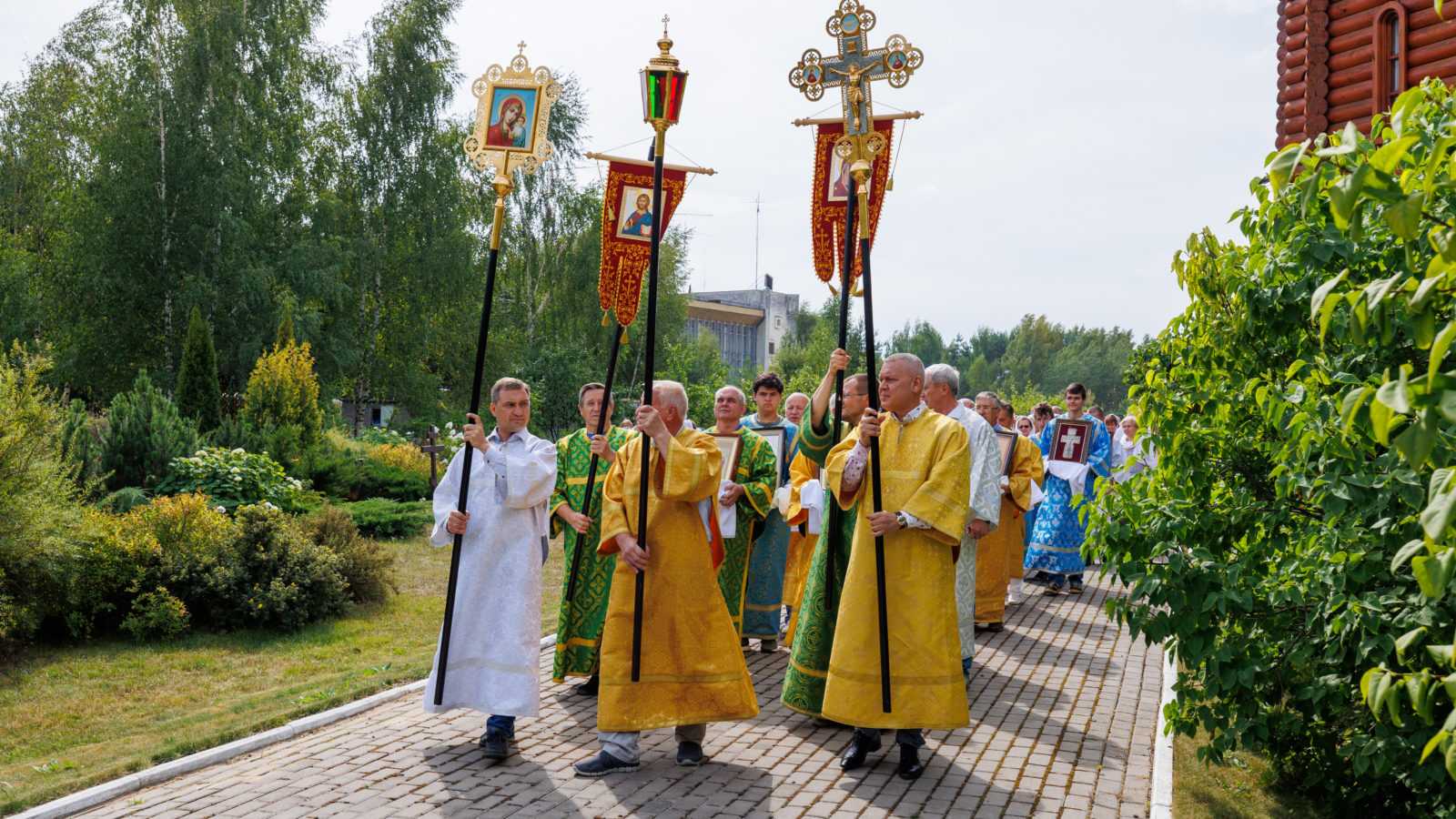 Первый крестный ход в истории Звездного Городка