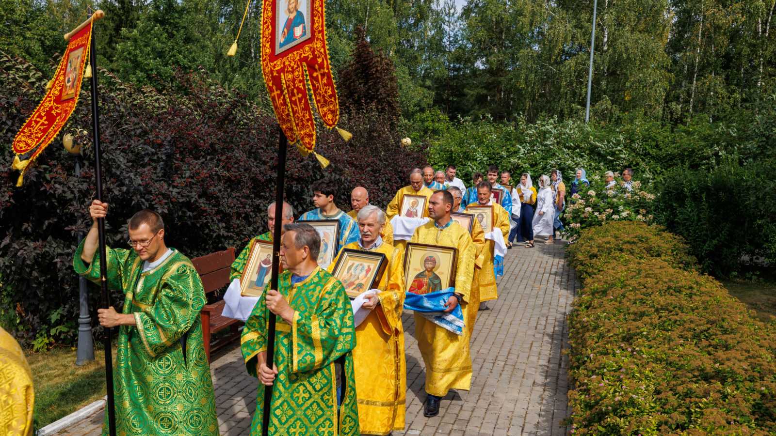 Первый крестный ход в истории Звездного Городка