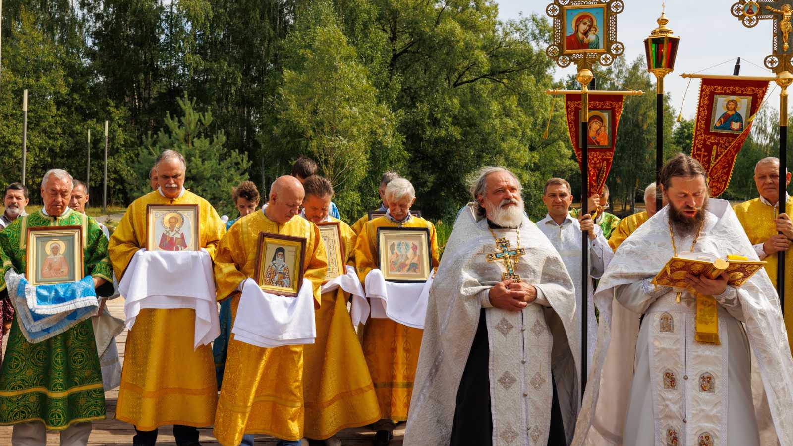 Первый крестный ход в истории Звездного Городка