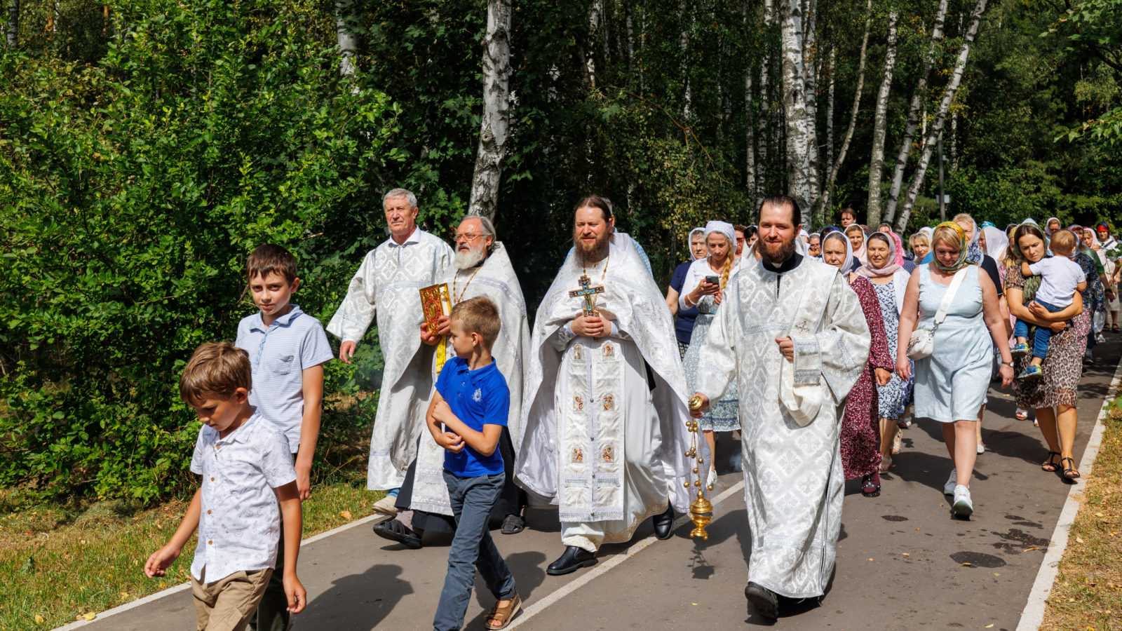 Первый крестный ход в истории Звездного Городка