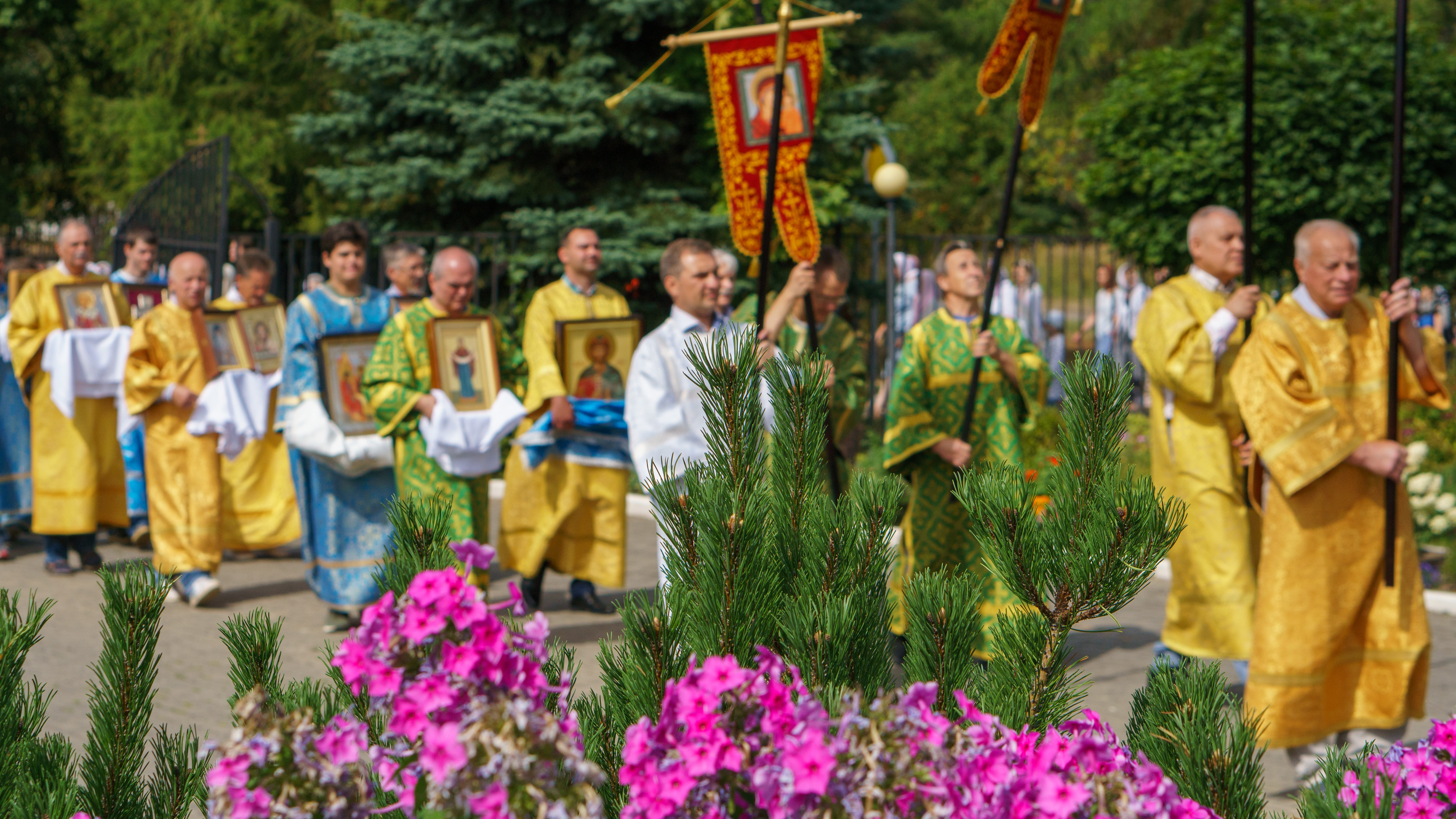 Первый крестный ход в истории Звездного Городка