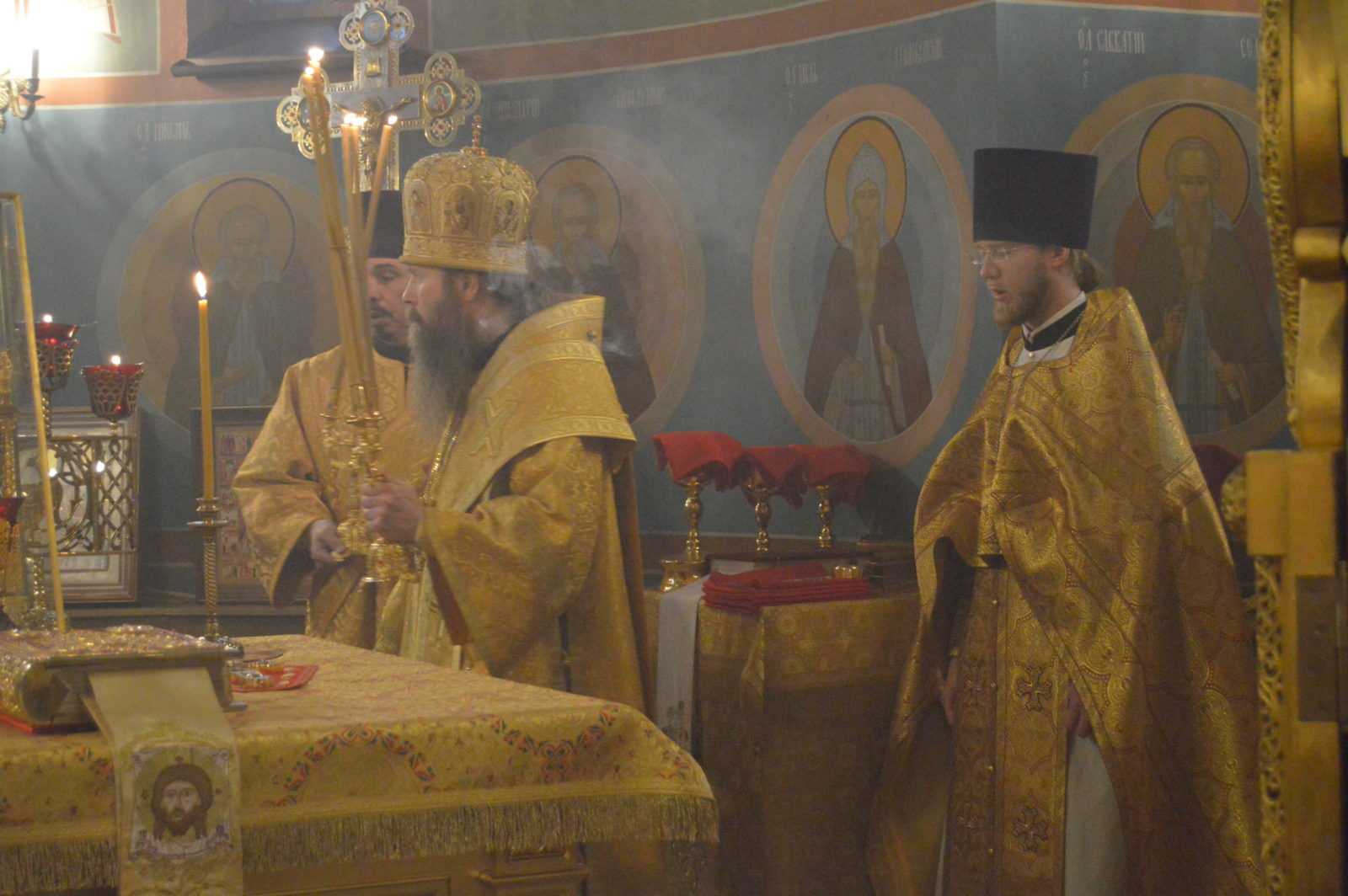 Архиерейское богослужение в храме святителя Тихона