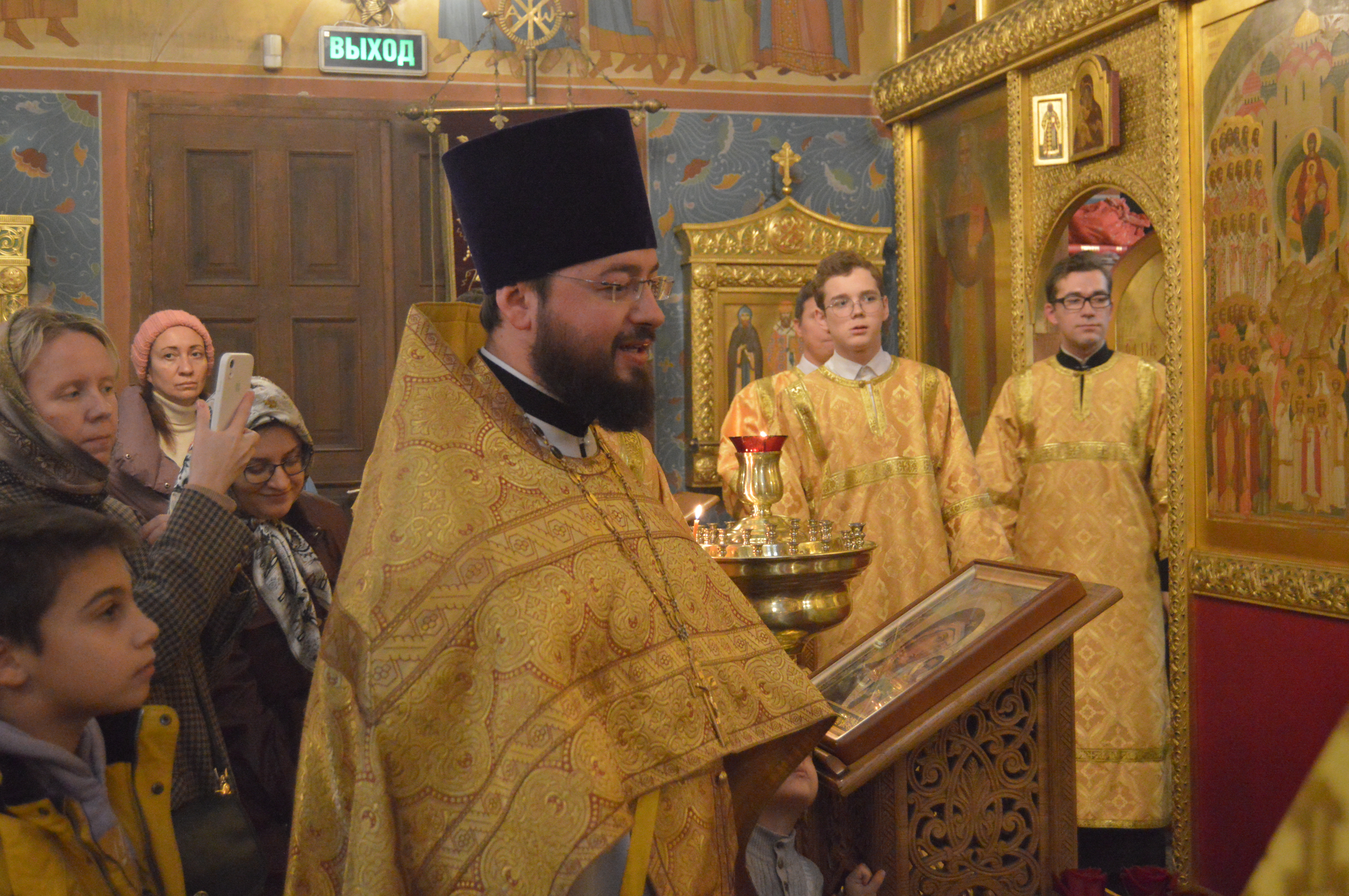 Архиерейское богослужение в храме святителя Тихона