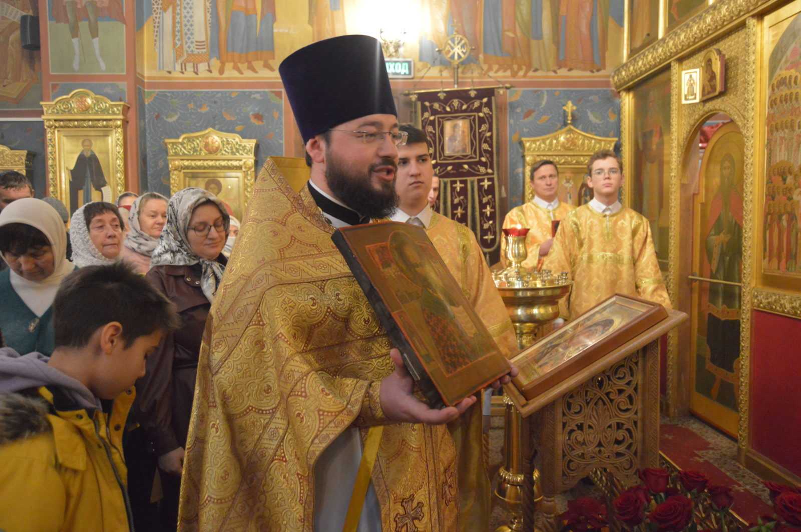 Архиерейское богослужение в храме святителя Тихона