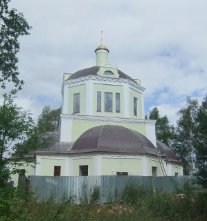 hram_Troitsi_Goretovo