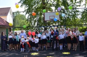 В приюте "Покров" при храме Покрова Пресвятой Богородицы в Яковлево прошёл выпускной В приюте "Покров" при храме Покрова Пресвятой Богородицы в Яковлево прошёл выпускной