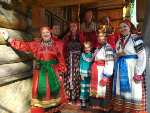 Отчетный концерт семейного фолклорного клуба “Братчина” при храме Покрова на Десне Отчетный концерт семейного фолклорного клуба “Братчина” при храме Покрова на Десне