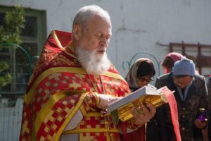 Малый престольный праздник встретила община храма Живоначальной Троицы в Остафьеве