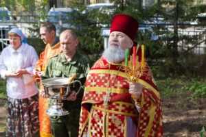 Малый престольный праздник встретила община храма Живоначальной Троицы в Остафьеве