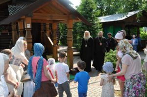 Управляющий викариатством Новых территорий г.Москвы архиепископ Каширский Феогност освятил храм св. равноап. Марии Магдалины в Говорово малым чином Управляющий викариатством Новых территорий г.Москвы архиепископ Каширский Феогност освятил храм св. равноап. Марии Магдалины в Говорово малым чином