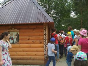 Поход воспитанников воскресной школы храма Святителя Николая Мирликийского с. Никольского в Пронское Поход воспитанников воскресной школы храма Святителя Николая Мирликийского с. Никольского в Пронское