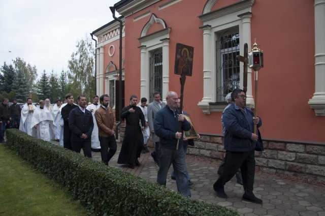 Управляющий викариатством архиепископ Каширский Феогност совершил Божественную Литургию в престольный праздник в храме Архангела Михаила и чуда его в Хонех в Былове