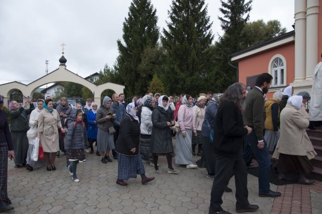 Управляющий викариатством архиепископ Каширский Феогност совершил Божественную Литургию в престольный праздник в храме Архангела Михаила и чуда его в Хонех в Былове
