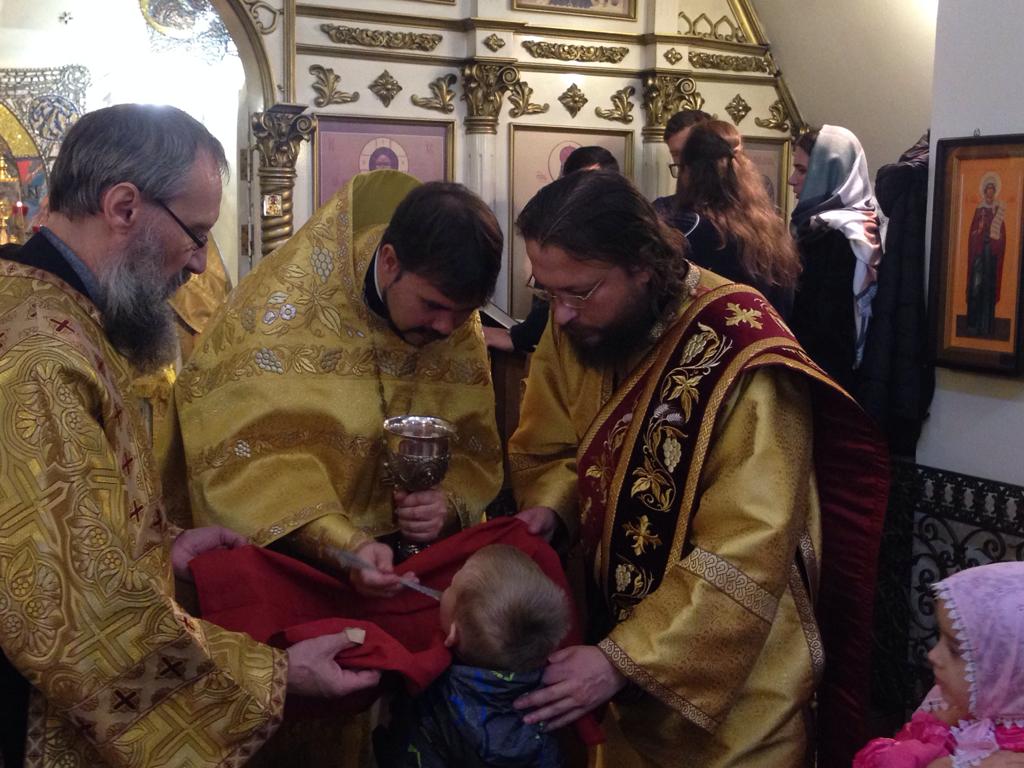 Престольный праздник в храме святителя Иннокентия Митрополита Московского в Ракитках. Отпевание и погребение протоиерея Валентина Чаплина.