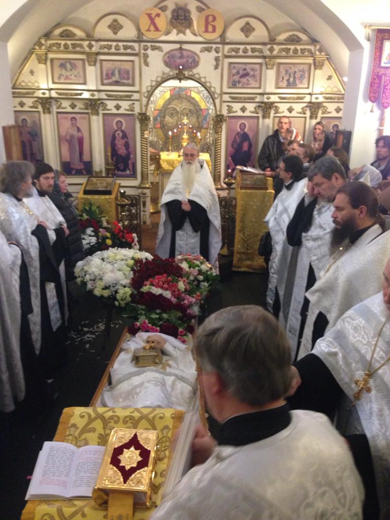 Престольный праздник в храме святителя Иннокентия Митрополита Московского в Ракитках. Отпевание и погребение протоиерея Валентина Чаплина.