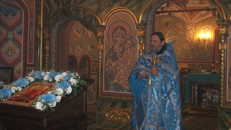 Малый престольный праздник в честь иконы Божией Матери "Всех скорбящих Радосте" встретила община храма Животворящей Троицы в Васюнине
